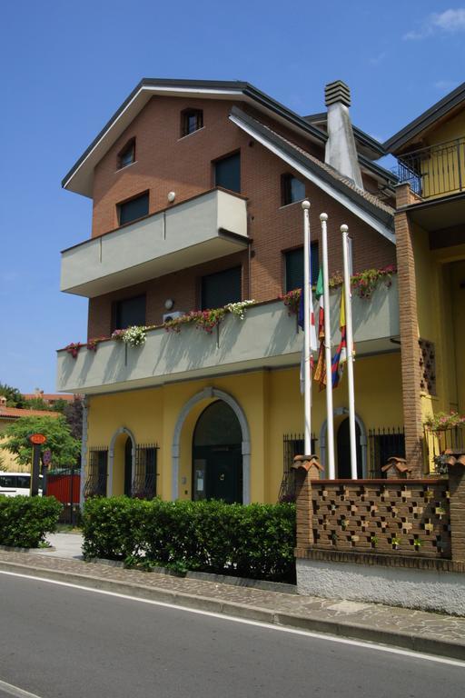 Borromeo Residenze Service S.A.S Peschiera Borromeo Zewnętrze zdjęcie